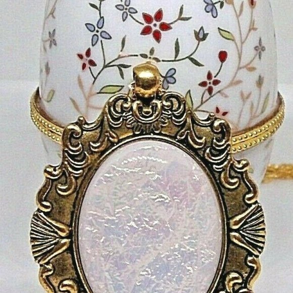 White Opal Aurora Borealis Cameo Necklace Wedding - Picture 2 of 7